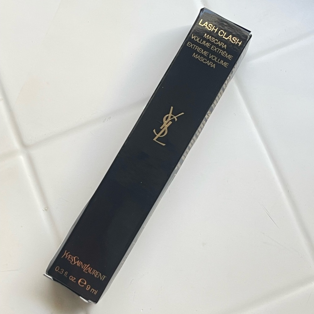 YSL LASH CLASH EXTREME VOLUME MASCARA IN BLACK. BRAND NEW NEVER WORN OR OPENED